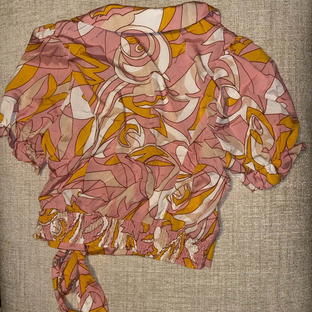 Milk & Honey Retro Mod Swirl Tie Front Smocked Waist Top M Faux Wrap Blouse - Picture 3 of 9